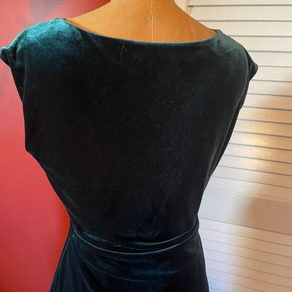 JESSICA HOWARD | velvety dark green dress 8 - Picture 6 of 10